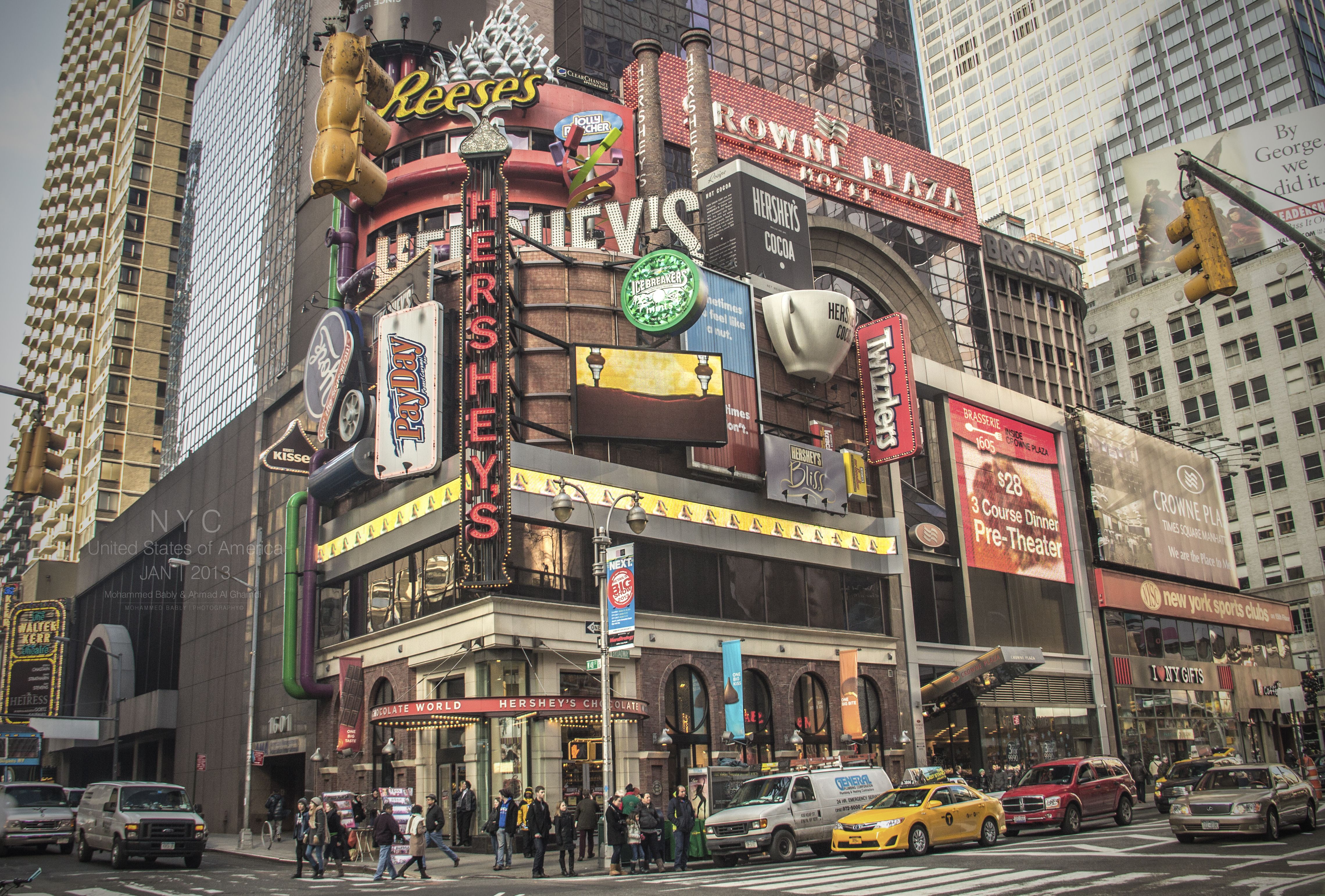 Exterior photo of the Hershey's store in Times Square