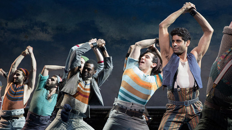 The company of Carousel on Broadway