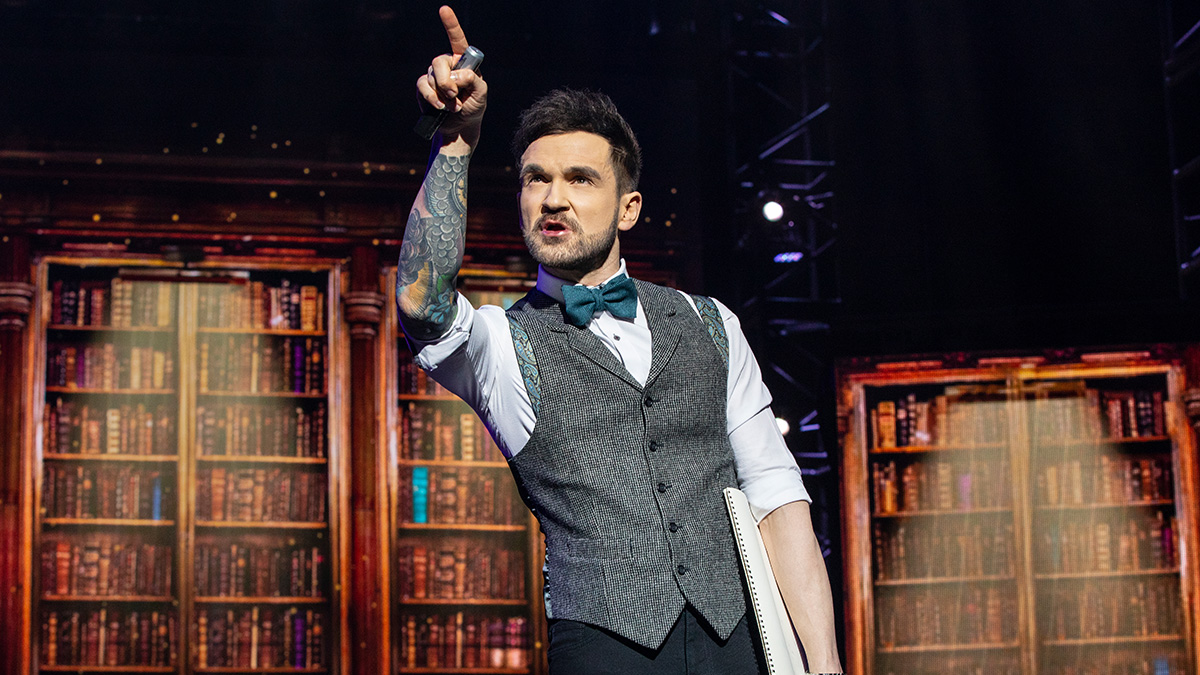 Colin Cloud in The Illusionists - Magic of the Holidays. Photo by Joan Marcus.