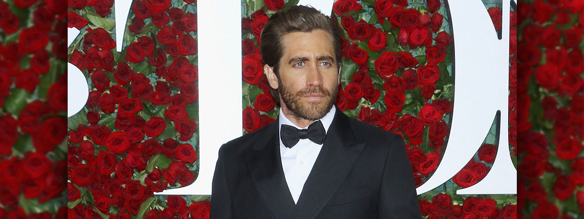 Jake Gylenhaal on the red carpet at the tony awards