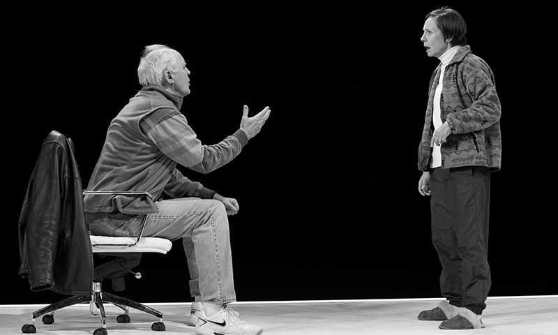 John Lithgow and Laurie Metcalf in <i>Hillary and Clinton</i>. Photo by Julieta Cervantes.