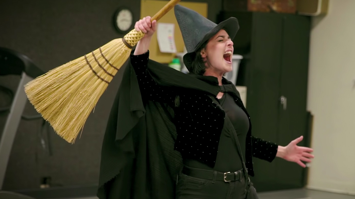 Step Into the Rehearsal Studio With <i>Wicked</i>‘s Newest Elphaba