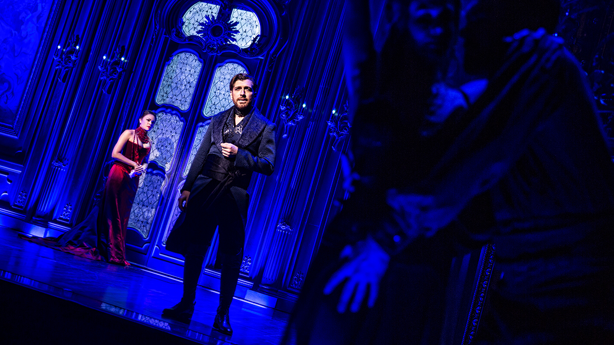 Moulin Rouge to Play Chicago