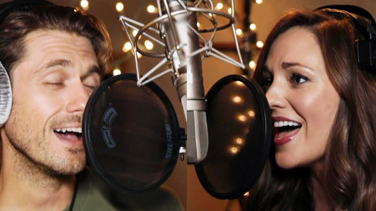 Aaron Tveit and Laura Osnes Sing "Winter Wonderland"