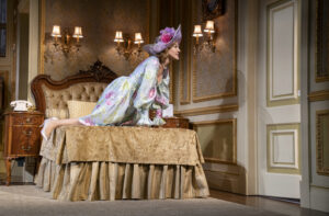 Sarah Jessica Parker in Plaza Suite. Photo by Joan Marcus.