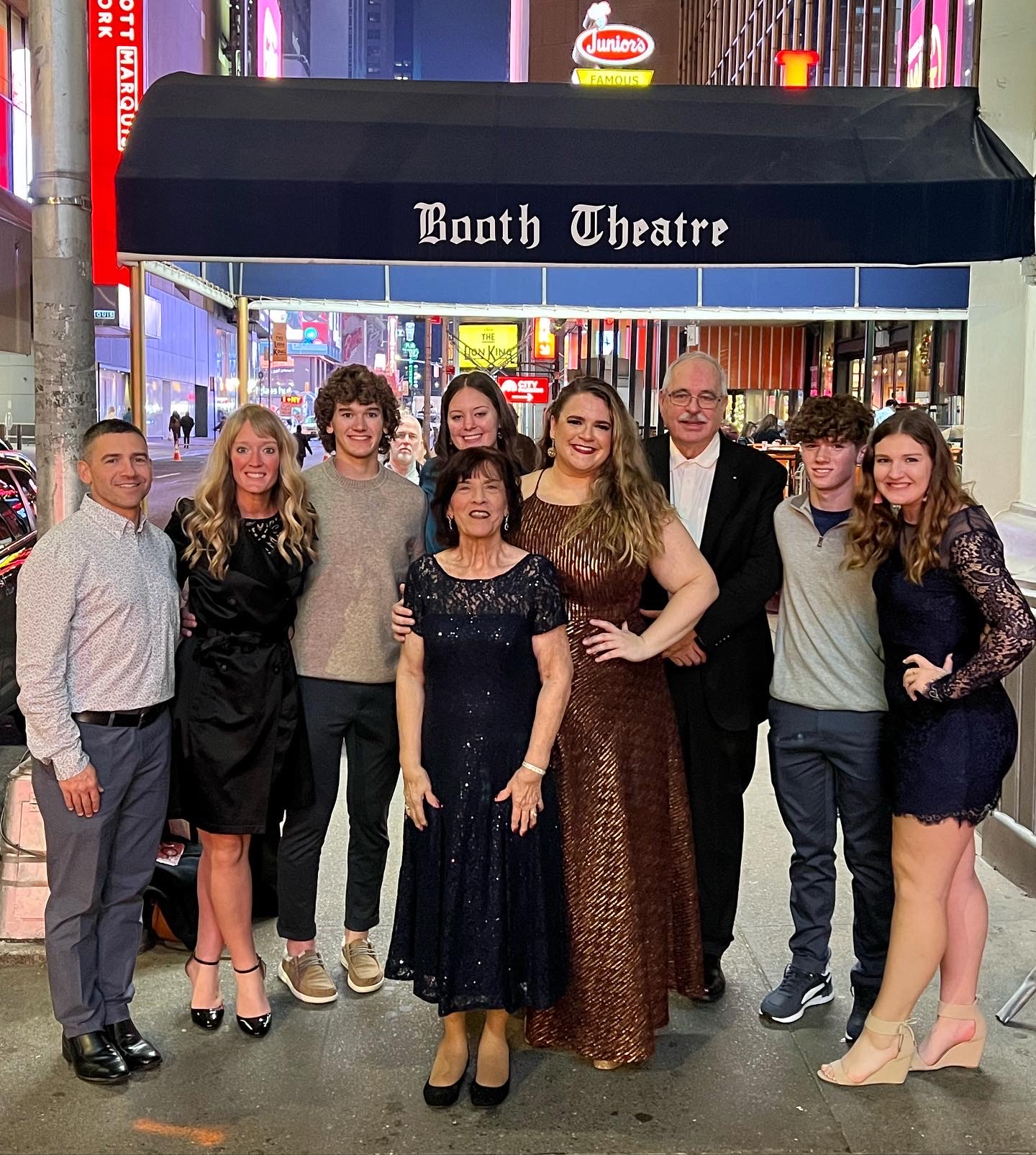 Bonnie Milligan (center) with her family. Photo courtesy of Bonnie Milligan. 