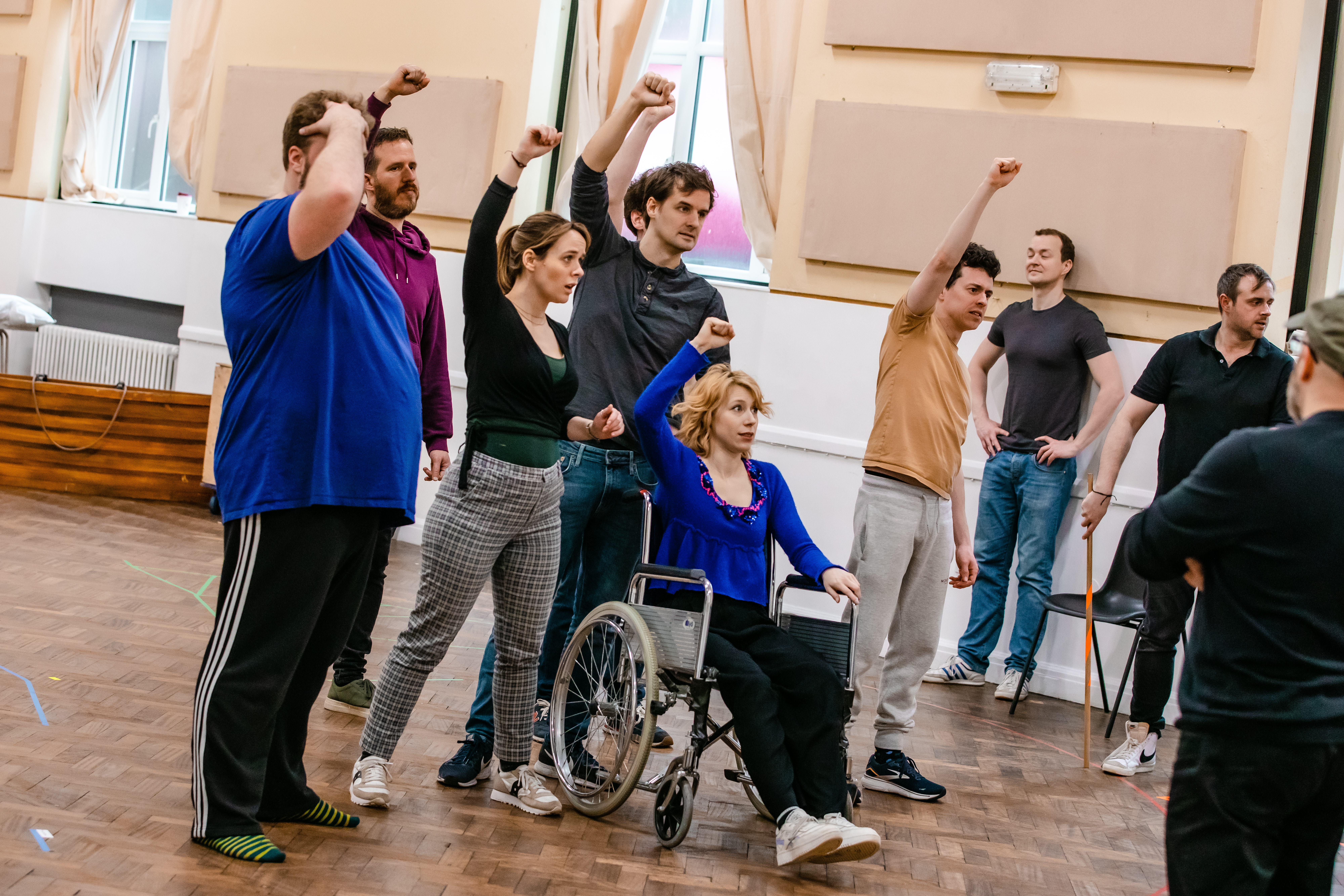 Henry Lewis, Fred Gray, Charlie Russell, Henry Shields, Ellie Morris, and Jonathan Sayer in rehearsals for Peter Pan Goes Wrong. Photo by Danny Kaan.