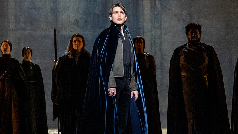 <i>Camelot</i> to Close Early on Broadway