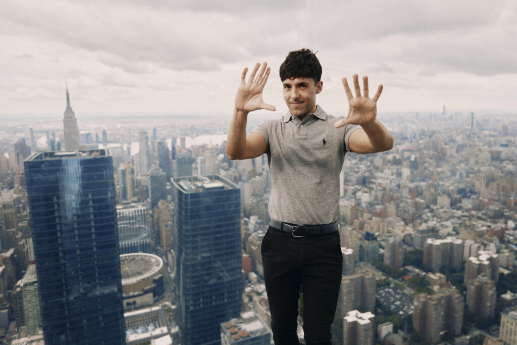 Antonio Díaz at The Edge. Photo by Emilio Madrid.