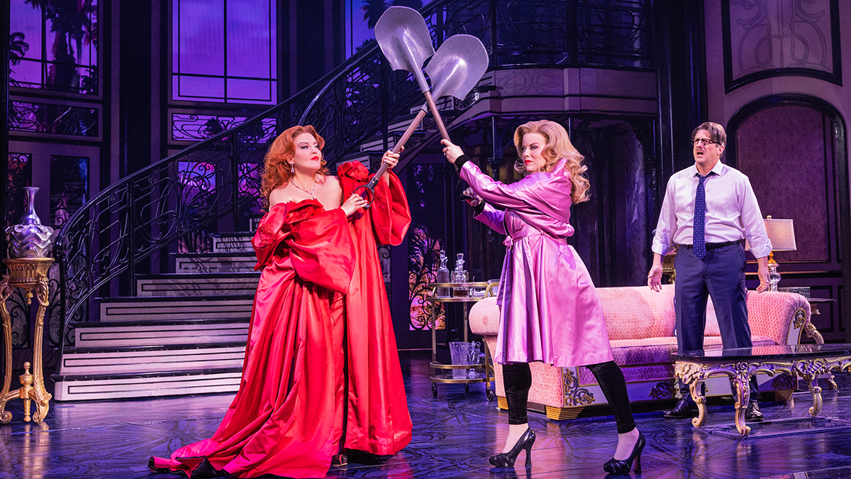 First Look: The Pre-Broadway Premiere of <i>Death Becomes Her</i>