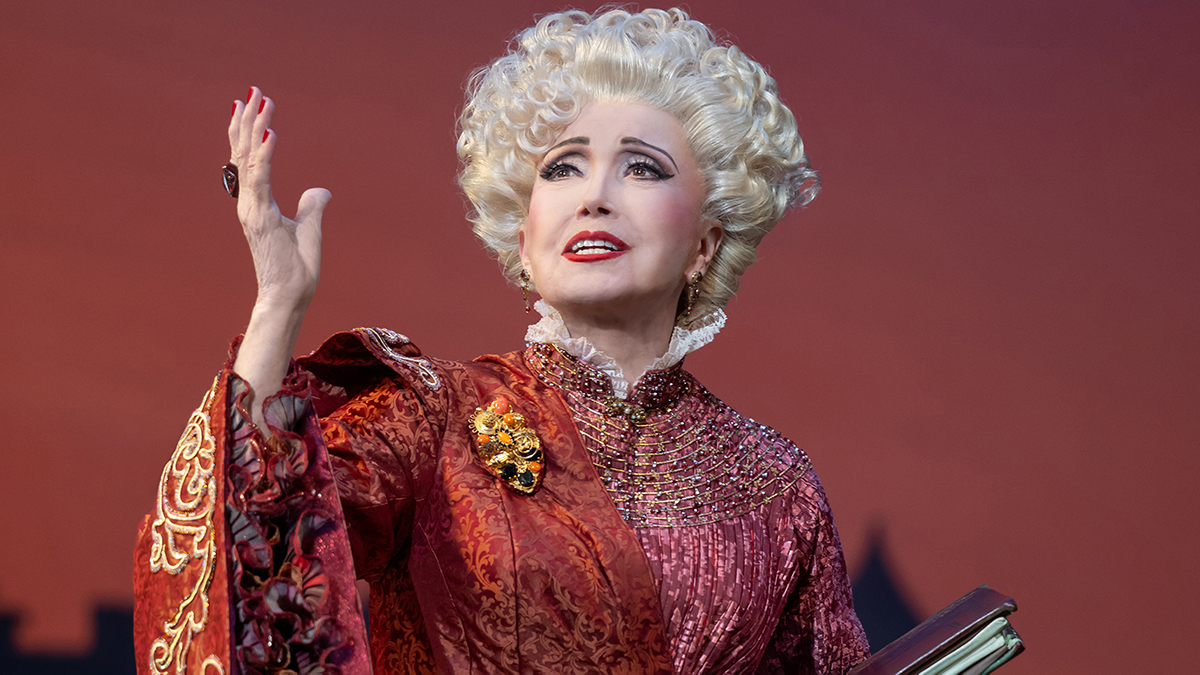 Donna McKechnie on Her Return to the Broadway Stage in <i>Wicked</i>