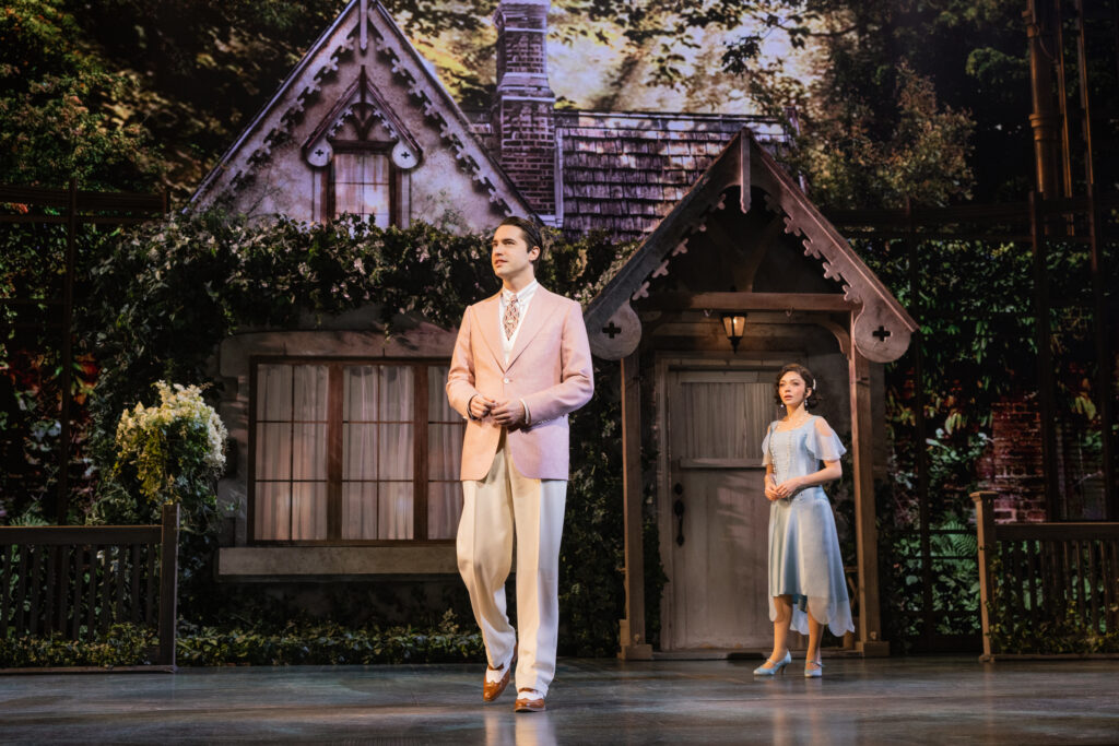 Ryan McCartan and Sarah Hyland in The Great Gatsby.