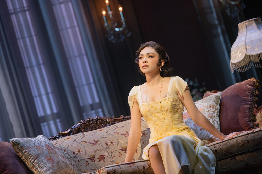 Sarah Hyland in The Great Gatsby.