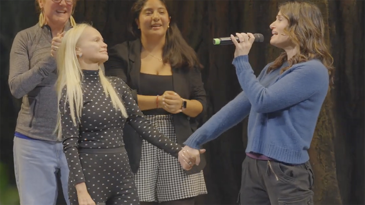 Watch Now: Kristin Chenoweth & Idina Menzel Reunite to Perform at <i>Redwood</i>