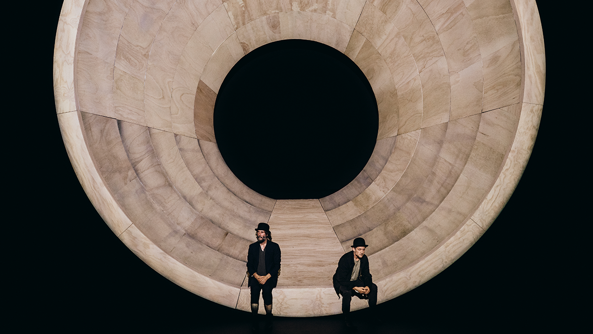 First Look: Preview of Keanu Reeves & Alex Winter in <i>Waiting For Godot</i>