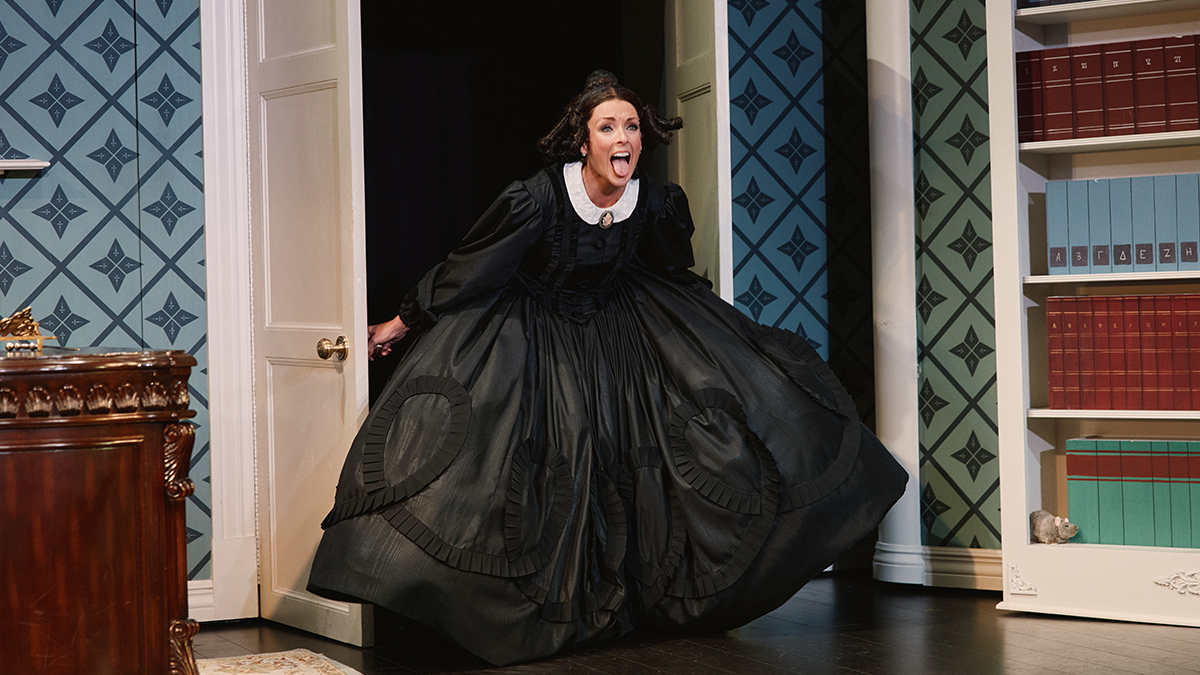 First Look: Jane Krakowski is Now Starring in <i>Oh, Mary!</i> on Broadway
