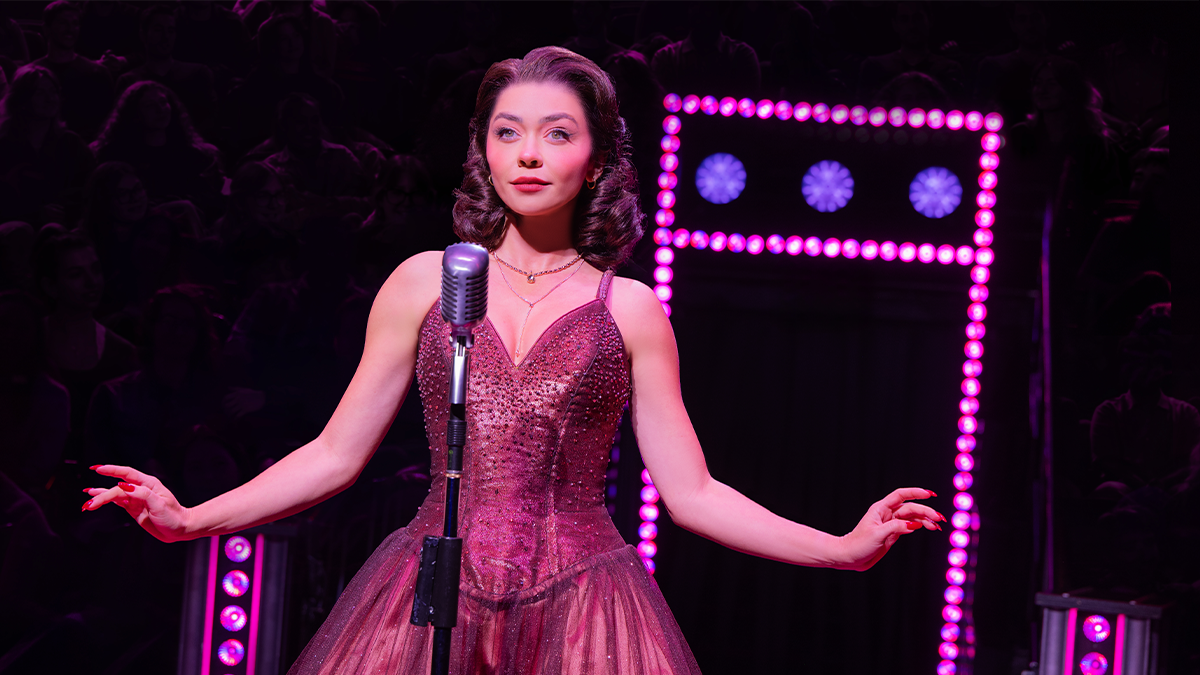 Sarah Hyland on How She Relates to Connie Francis in <i>Just In Time</i>