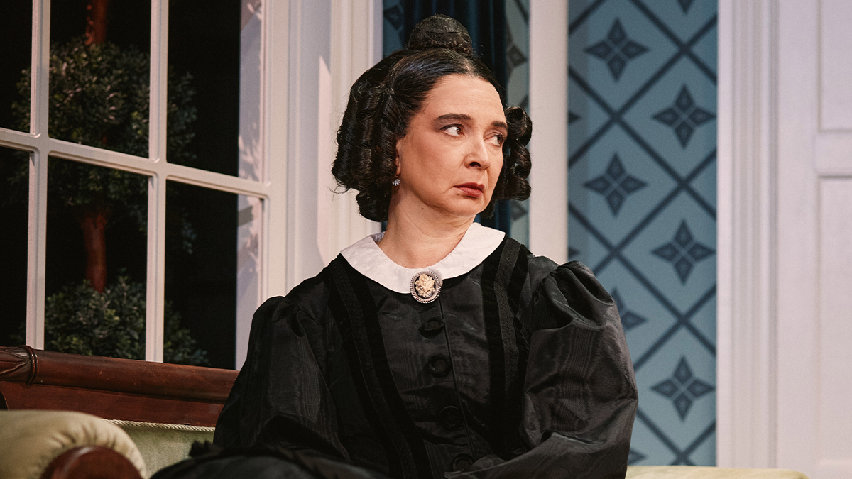 First Look: Maya Rudolph Makes Broadway Debut in <I>Oh, Mary!</i>